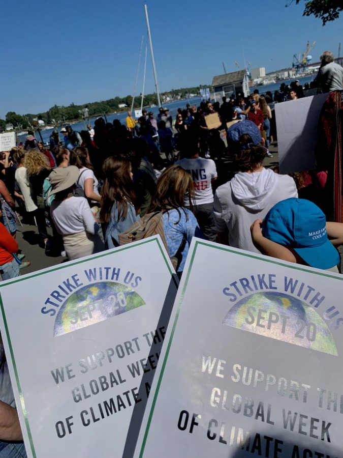 Protesters+gather+on+September+20th+in+Portsmouth%2C+NH+to+strike+for+the+climate